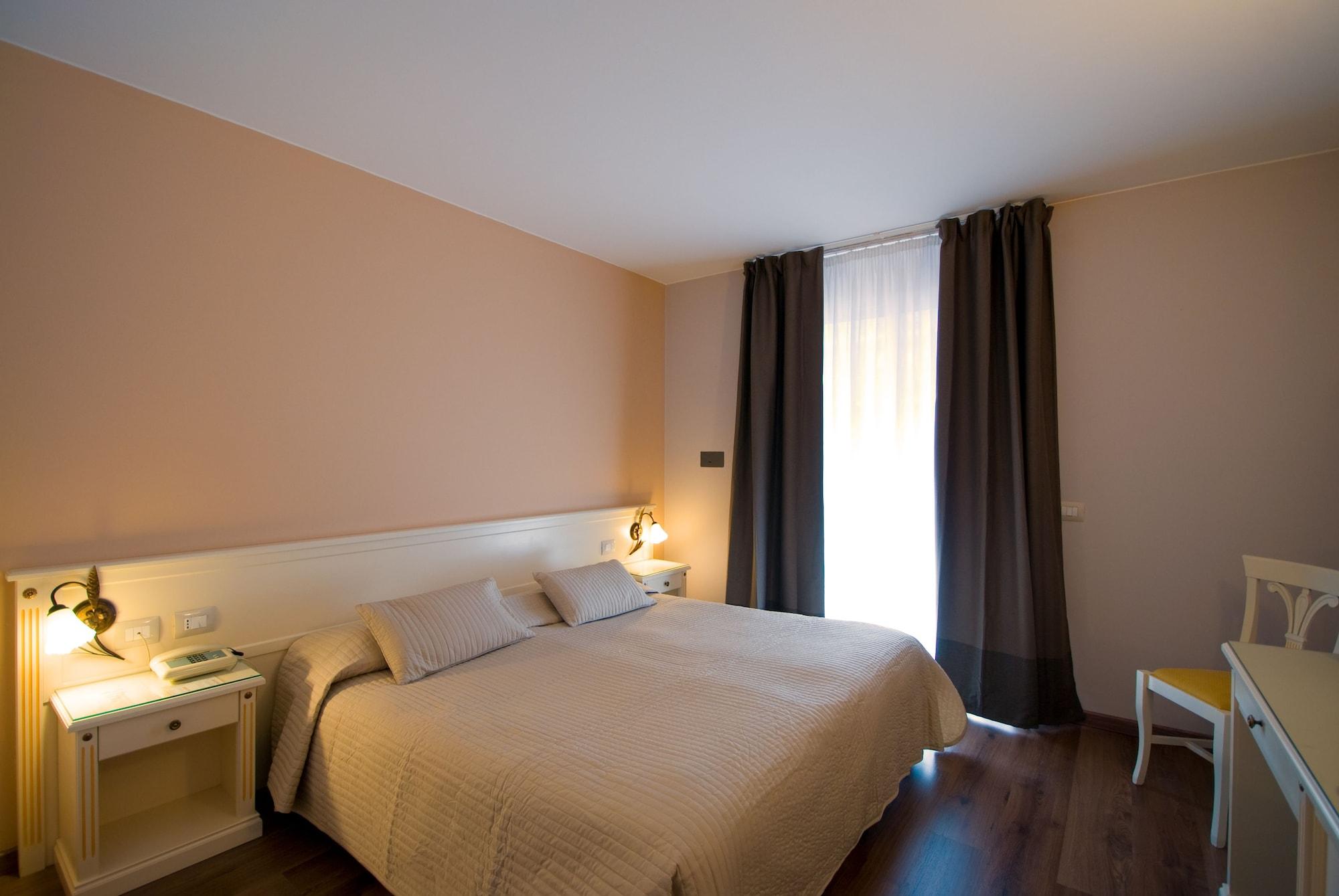 Royal 4* Riva del Garda