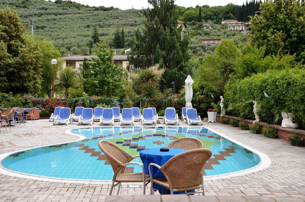 Hotel Royal 4*
